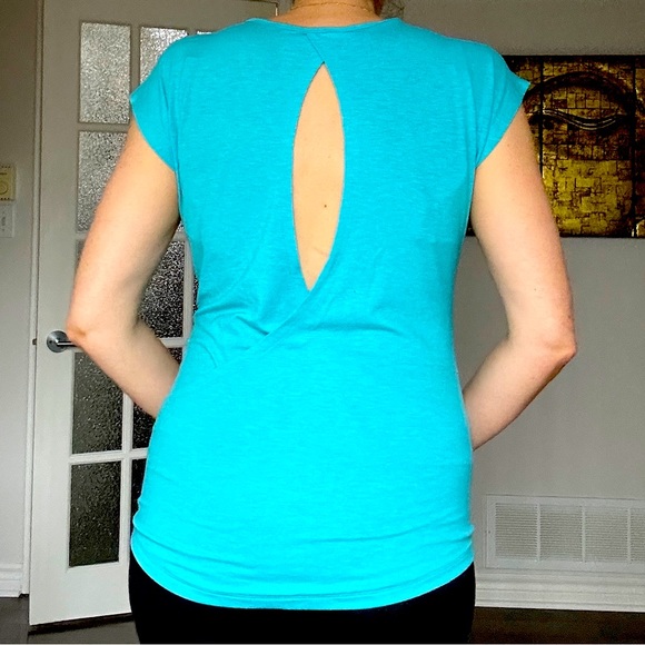 Chlorophylle aqua open-back sports t-shirt in M - Picture 2 of 6